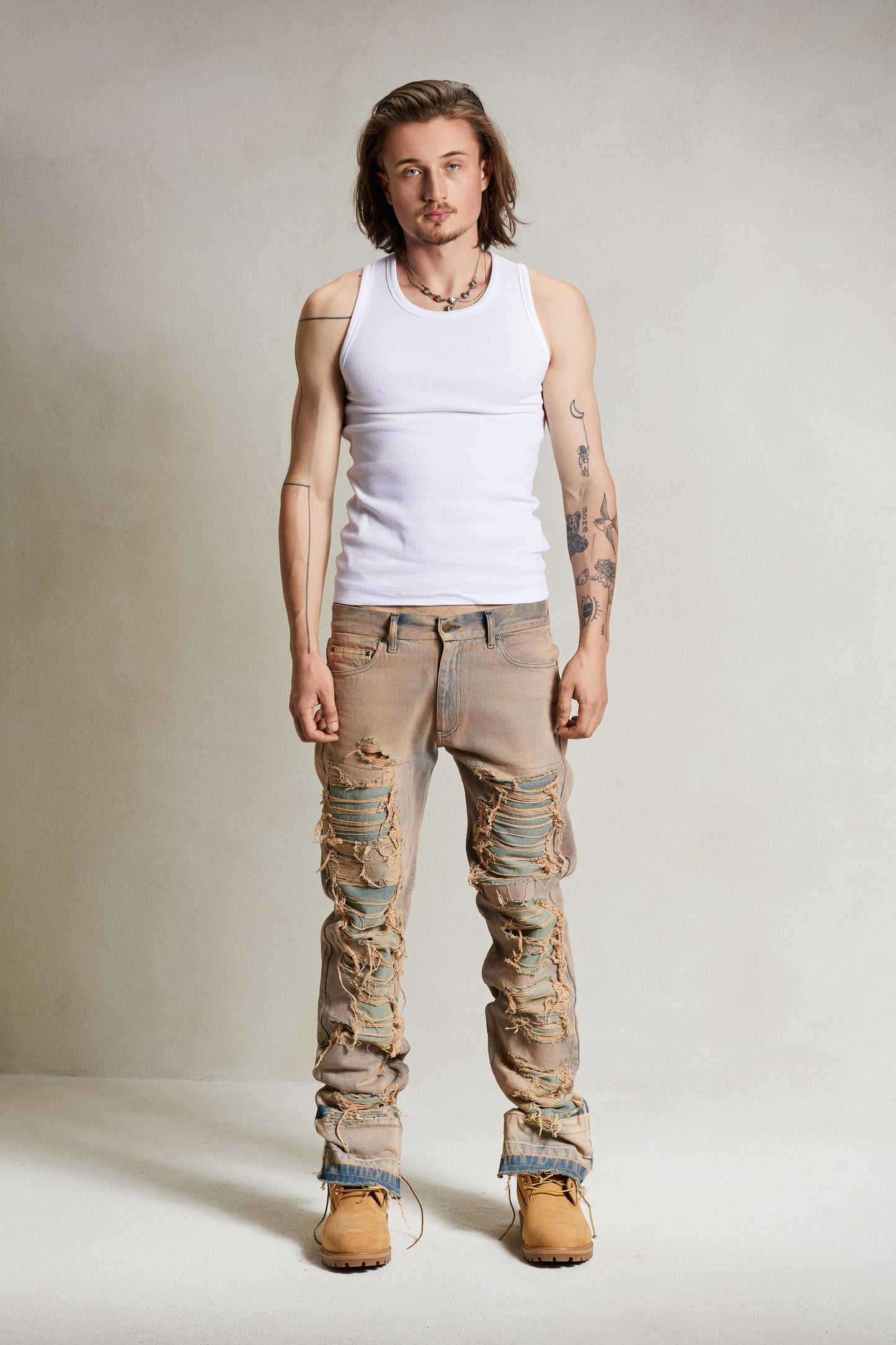 WONDERKID UNISEX 14OZ DISTRESSED DENIM JEANS STRAIGHT FIT COLOR WASH PATCHED SITRESSING FRONT